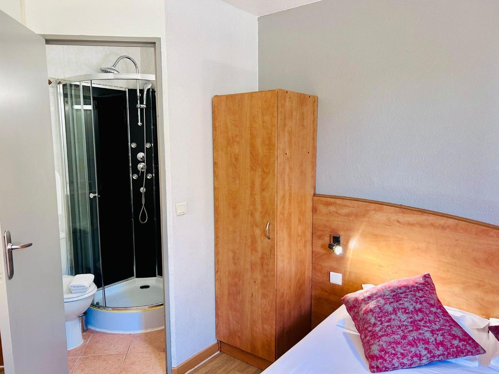 The Originals City, Hotel Nimes Costieres, Ex Inter Hotel Екстер'єр фото